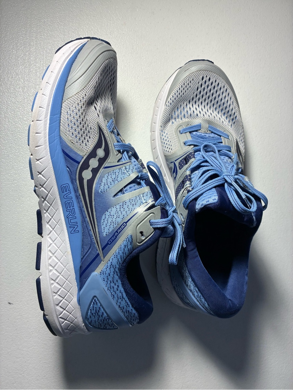 Saucony Women’s Blue and White Running Shoes - EVERUN Support